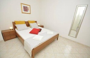 1 bedroom, iron/ironing board, free WiFi - Stunning apartment in Okrug Gornji with outdoor swimming pool (Okrug Gornji)