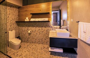 Family Room, City View | Bathroom - Le Foyer Flats Sudamerica Rooms (Arequipa)