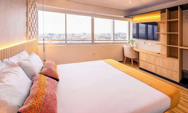 Double Room, City View | Soundproofing, free WiFi