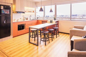 Shared fridge, microwave - Le Foyer Flats Sudamerica Rooms (Arequipa)