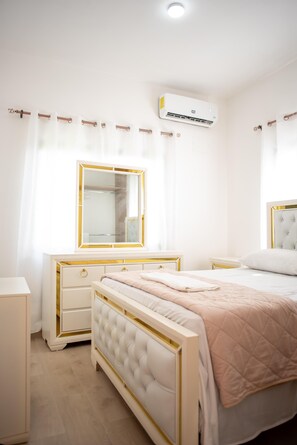 3 bedrooms, WiFi, bed sheets