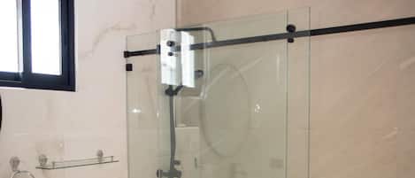 タオル、石鹸、トイレットペーパー