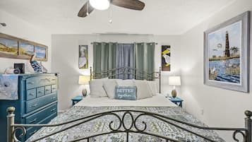 Skrivebord, strykejern/-brett, reiseseng for barn og wi-fi