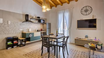 Exclusive Apartment, 1 Bedroom, Balcony | Dining
