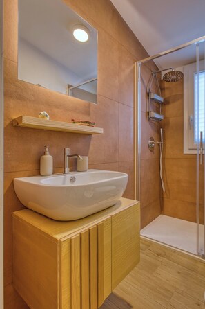 Panoramic Apartment, 1 Bedroom, Kitchen, Sea View | Bathroom