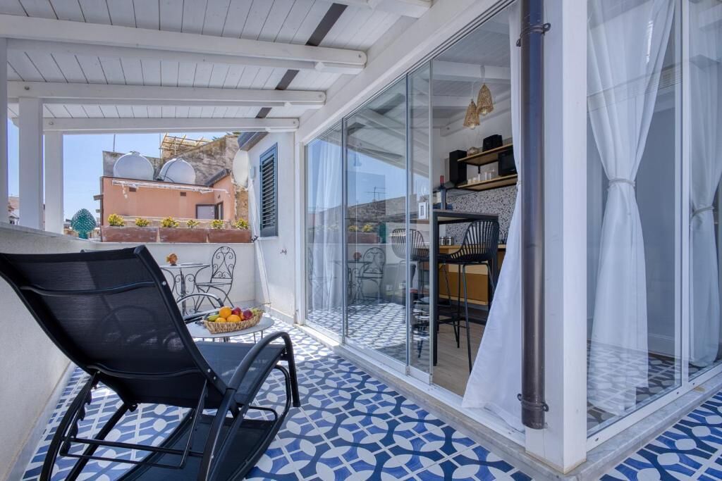 Appartement Panoramique, 1 chambre, cuisine, vue mer | Restauration extérieure