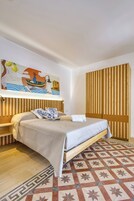 Apartamento panorâmico, 1 quarto, cozinha, vista para o mar | Camas com colchões de espuma com sistema de memória, cortinas blackout
