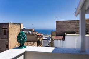 Apartamento panorámico, 1 habitación, cocina, vistas al mar | Jardines del alojamiento