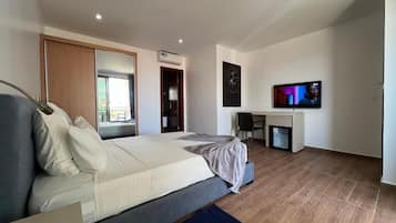 Kahden hengen standard-huone, parveke, kaupunkinäköala | Tallelokero huoneessa, ilmainen Wi-Fi