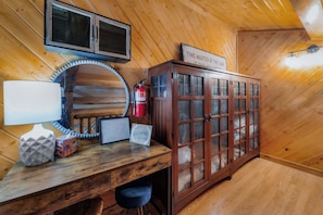 Interior - Tramway Loft Cozy Stay for 4 (Stateline)