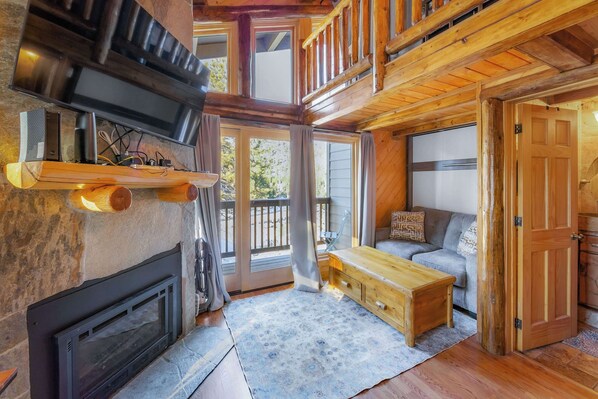 TV, fireplace, offices