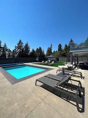 Piscine extérieure, piscine chauffée