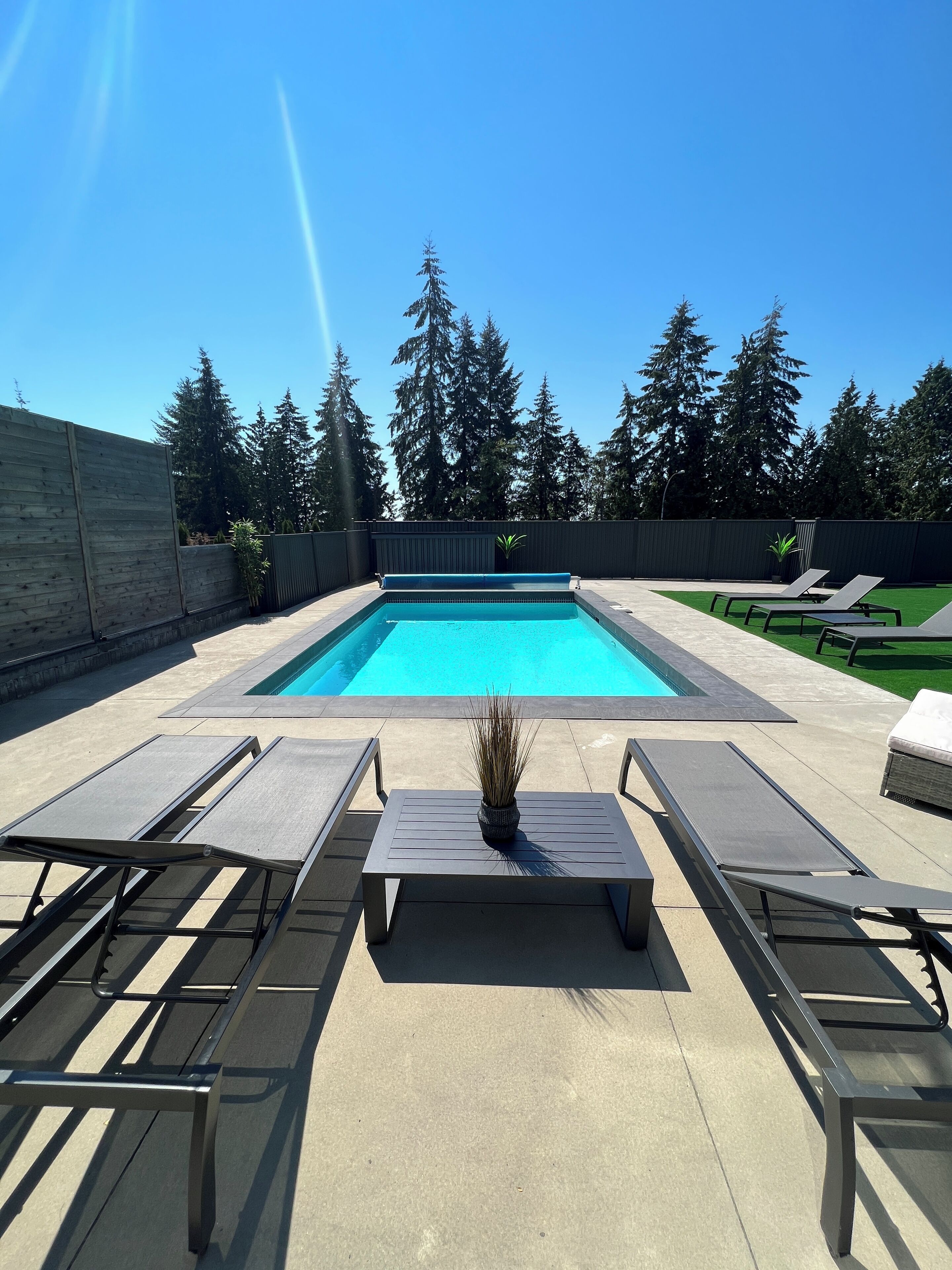 Outdoor pool, a heated pool