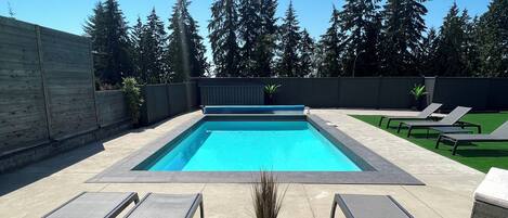 Outdoor pool, a heated pool