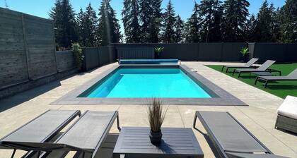 Luxury Large Private Modern Home with Pool