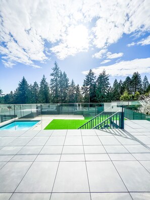Outdoor pool, a heated pool - Luxury Large Private Modern Home with Pool (West Vancouver)