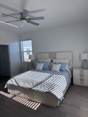 3 bedrooms, desk, free WiFi, bed sheets