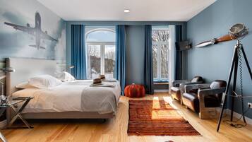 Iron/ironing board, internet, bed sheets