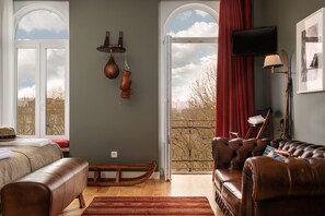 Bügeleisen/Bügelbrett, Internetzugang, Bettwäsche