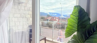 Zenith Apartment -  Beach & Private Parking