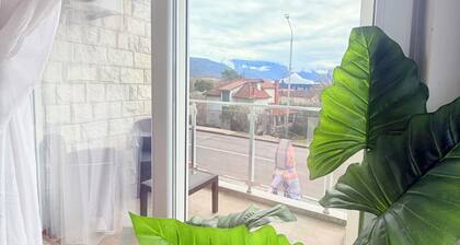 Zenith Apartment - Beach & Private Parking