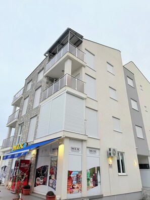 Exterior - Zenith Apartment -  Beach & Private Parking (Bijela)