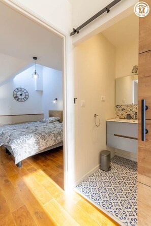 2 habitaciones, tabla de planchar con plancha y wifi gratis 