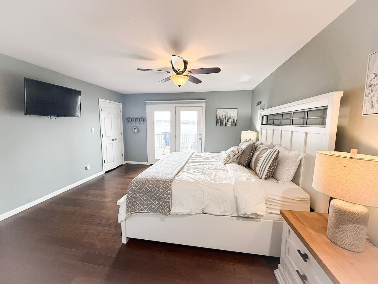 3 bedrooms, desk, iron/ironing board, WiFi