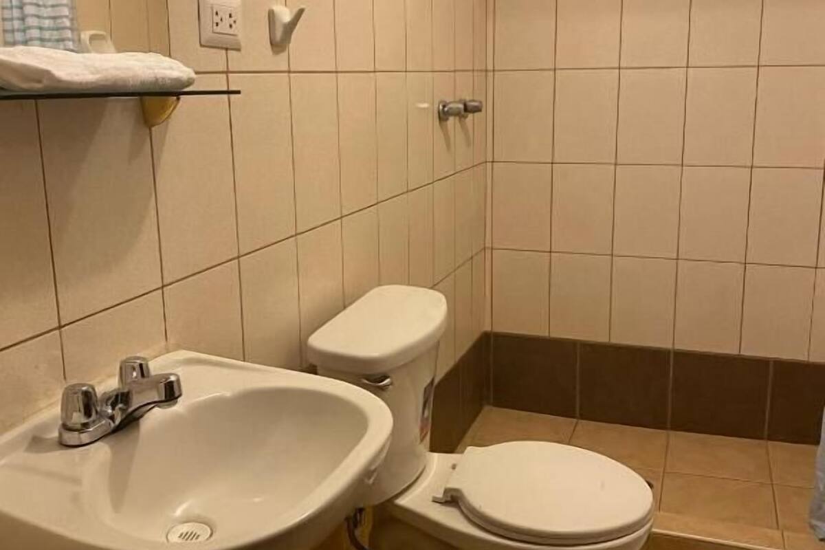 Towels, soap, shampoo, toilet paper