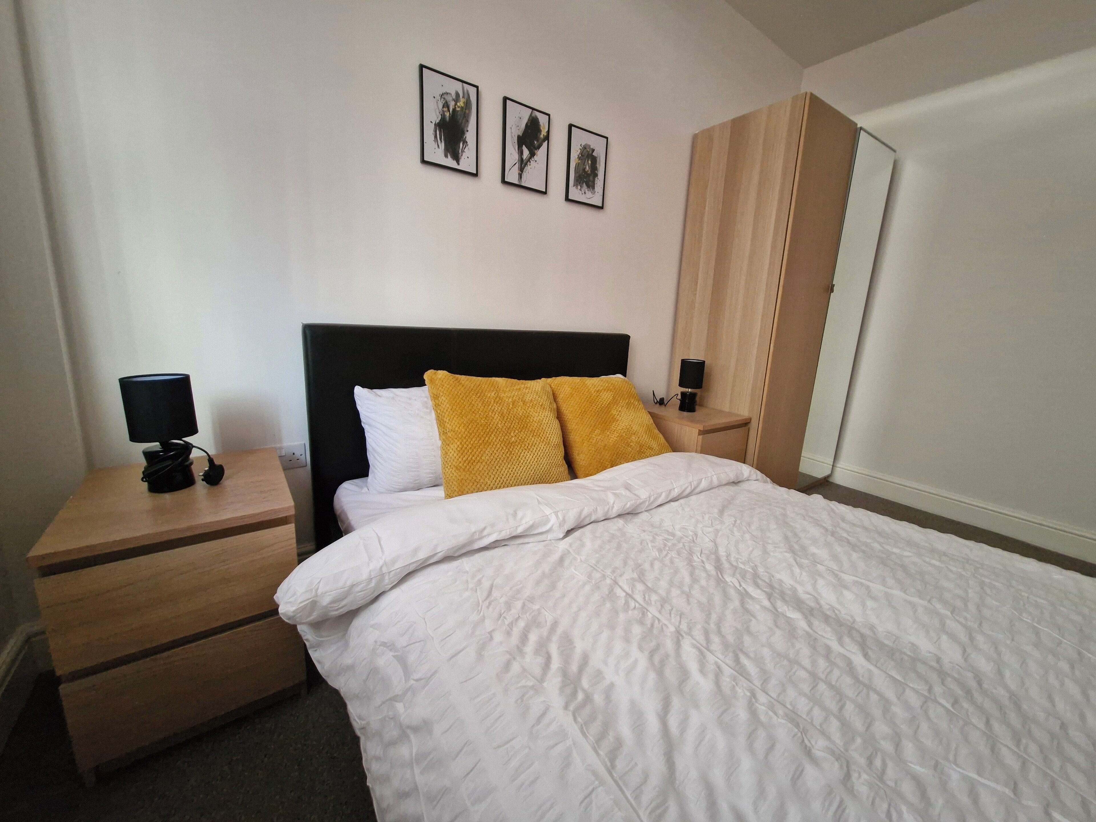 2 bedrooms, free WiFi, bed sheets, wheelchair access