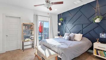 3 habitaciones, escritorio, tabla de planchar con plancha y wifi