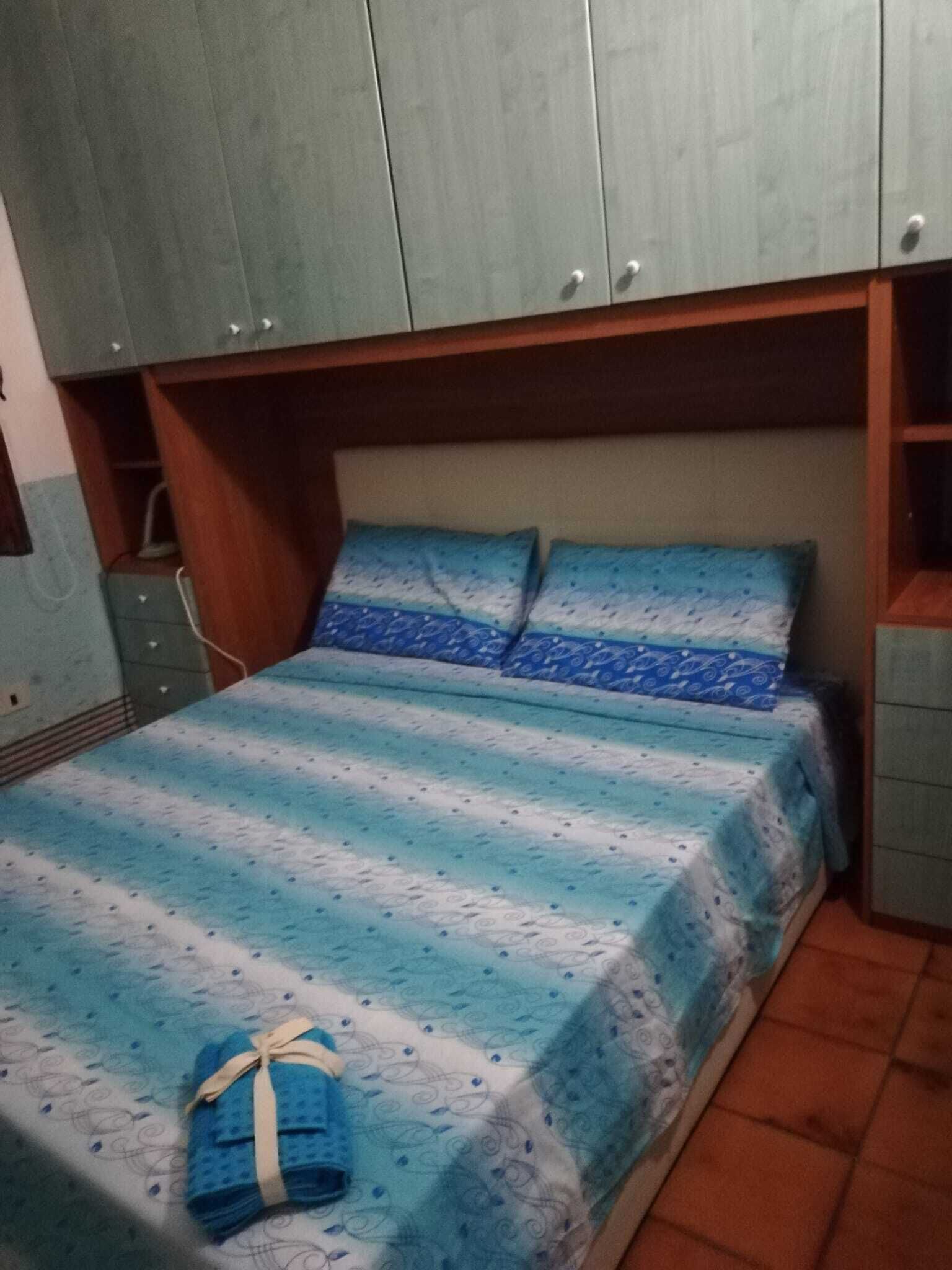 3 habitaciones, tabla de planchar con plancha, wifi y ropa de cama 