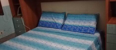 3 habitaciones, tabla de planchar con plancha, wifi y ropa de cama