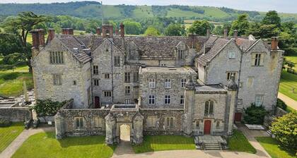 Spacious Detached Home in Sussex - Sleeps 14