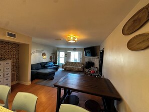 TV, fireplace - 2-bedroom townhome in quaint Ponce Inlet, with direct private beach access! (Ponce Inlet)