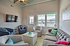 TV, DVD player, books - Steps to Shore! Retreat w Ocean Views & Deck (Holden Beach)