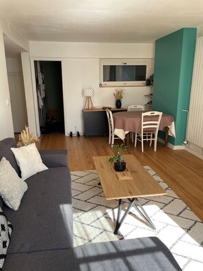 Living area - Charming Appart' Hyper Centre (Orléans)