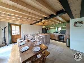 Dining - "Ensemble - MEYS - Gîte (MEYS)