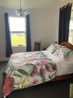 3 chambres, fer et planche à repasser, lit parapluie, Wi-Fi gratuit