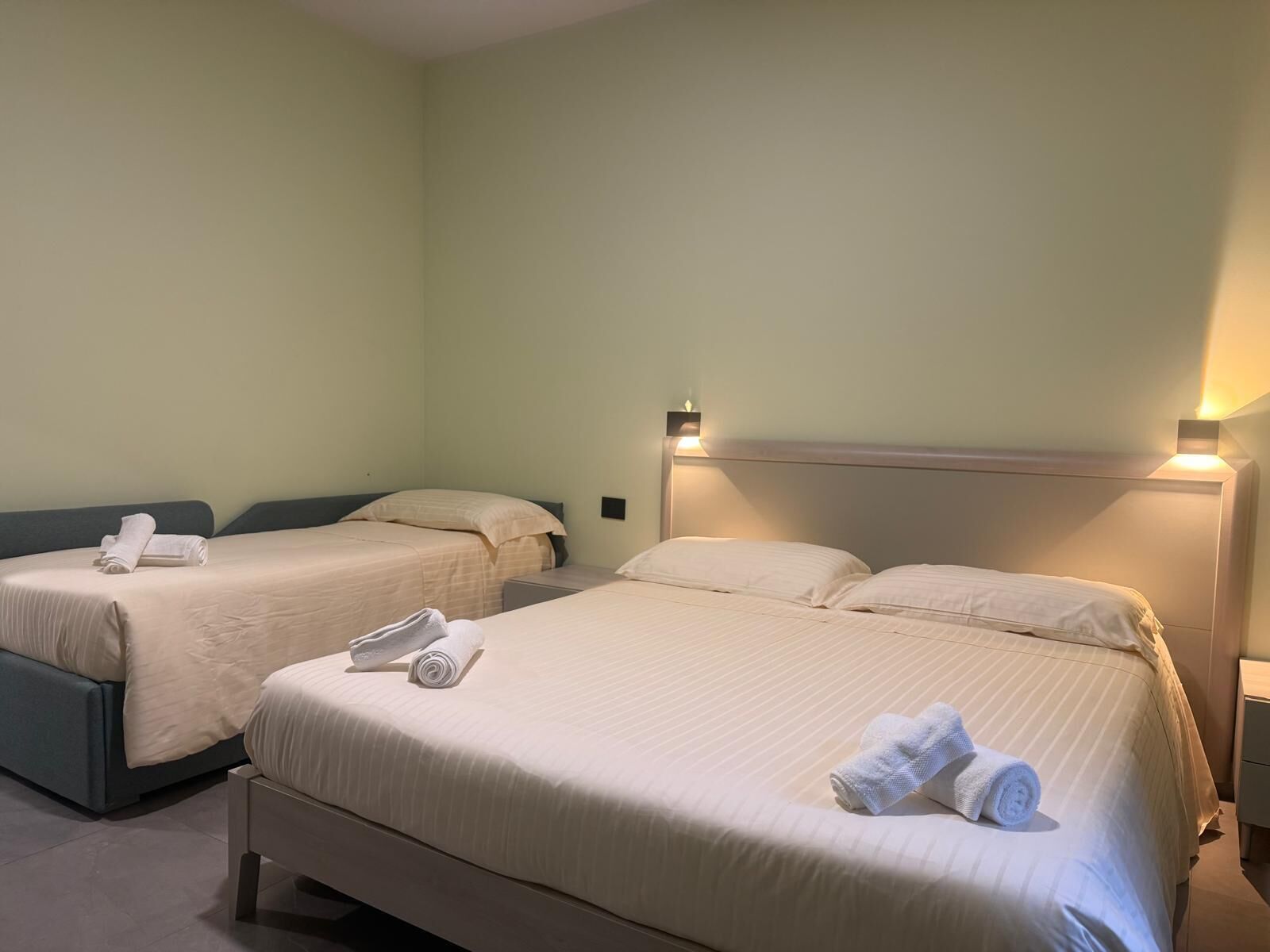 In-room safe, desk, laptop workspace, free WiFi