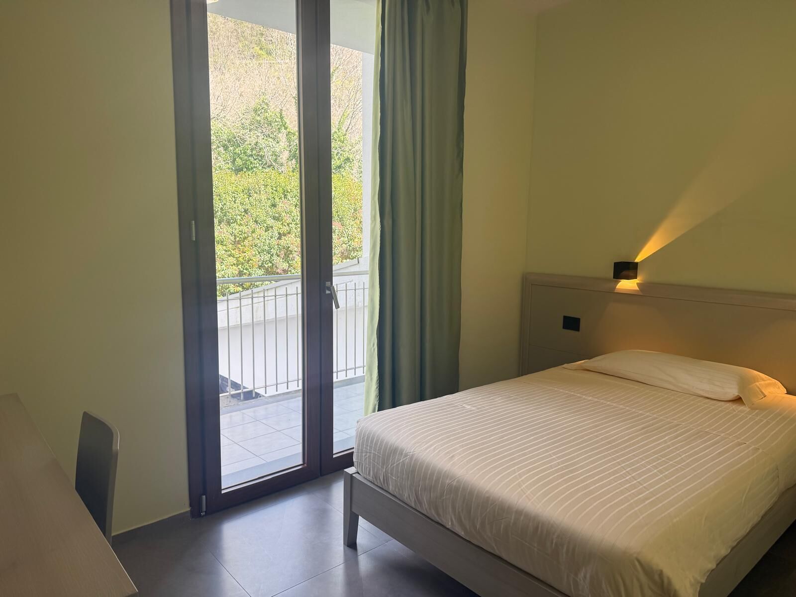 In-room safe, desk, laptop workspace, free WiFi