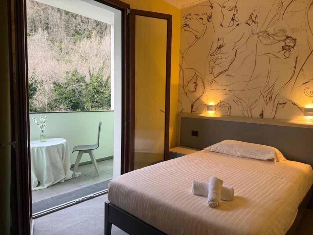 In-room safe, desk, laptop workspace, free WiFi