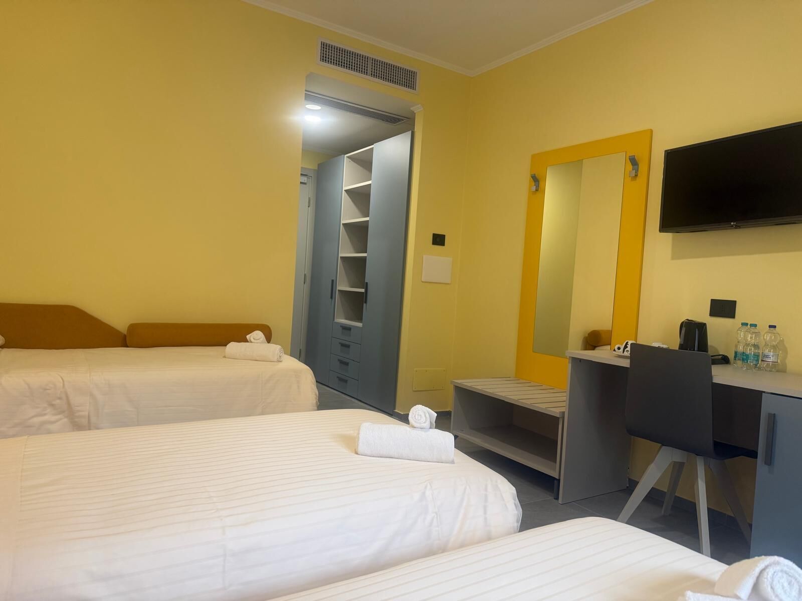 In-room safe, desk, laptop workspace, free WiFi