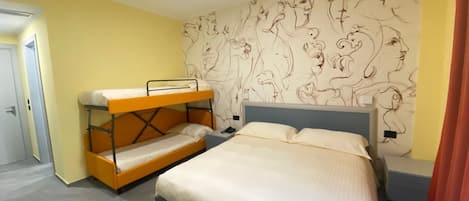 Coffre-fort, bureau, espace de travail pour ordinateurs portables