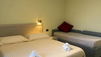 In-room safe, desk, laptop workspace, free WiFi