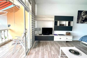 Iron/ironing board, WiFi, bed sheets - Apartamento Ikarus (with climatized pool) (Puerto de la Cruz)