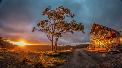 Breathtaking Blue Mountains views from a spacious apartment with a large balcony