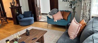 2 bedrooms with parking near NE Arts District, 15min to NSC and US Bank Stadium