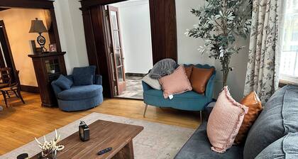 2 bedrooms with parking near NE Arts District, 15min to NSC and US Bank Stadium