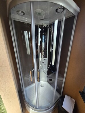 Shower, hair dryer, toilet paper - Family accommodation Faber Hahnenklee (Goslar)